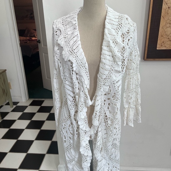 🆕🩷🩷Beautiful Eye-catching Hand-crocheted 100% Cotton Flounce Coat in White - Picture 2 of 3